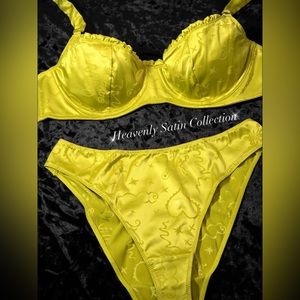 SAVAGE X FENTY LINGERIE SET